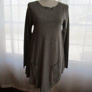 Olivia Grace Gray Heathered Sweater size Medium NWT